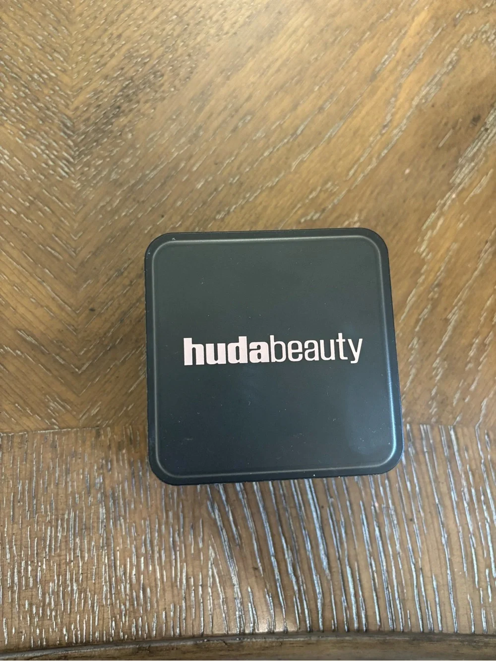 HUDA BEAUTY Setting Powder Compact in Light Beige